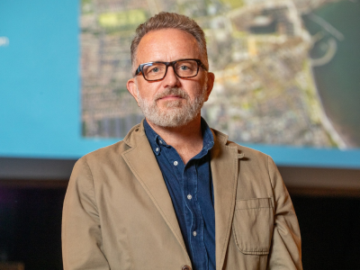 Portrait of Mark robinson